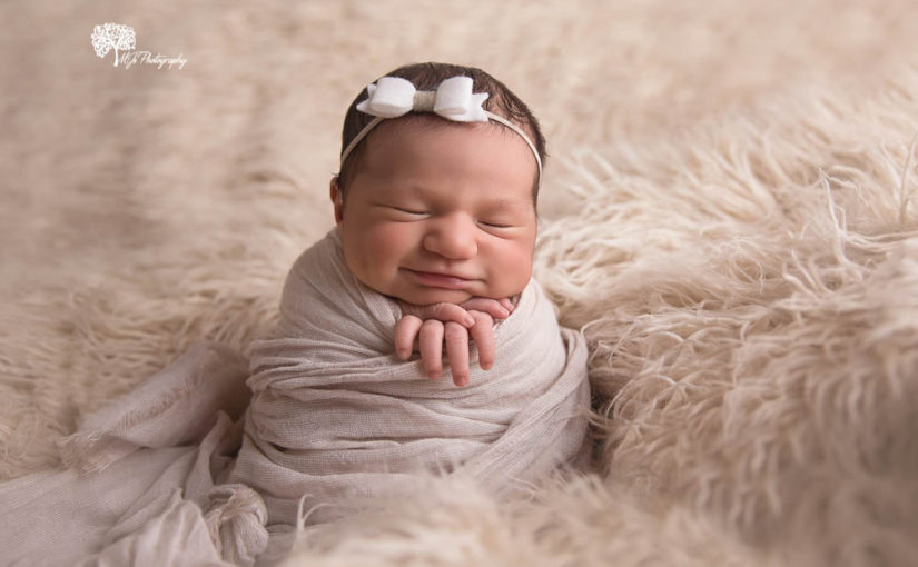 Fort Bend newborn photographer- Aubree