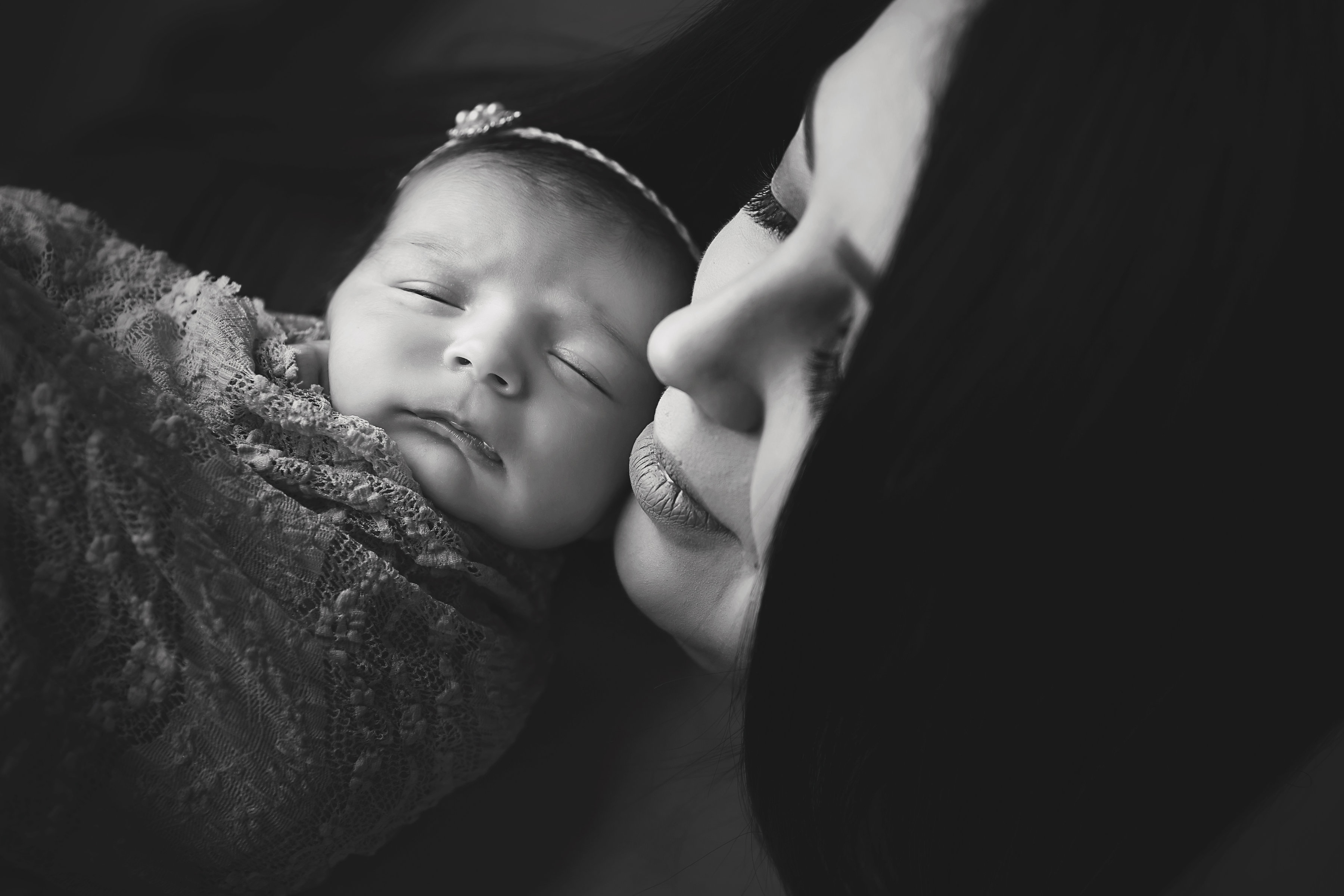 Bellaire Texas newborn portrait photographer