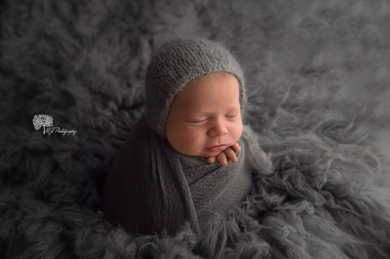 Fulshear newborn photographer