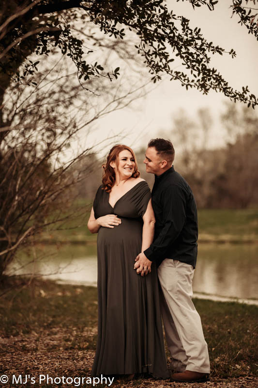The Woodlands maternity photographer 