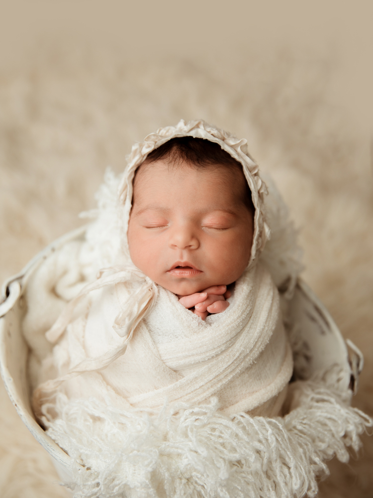 Luxury newborn photographer in Houston