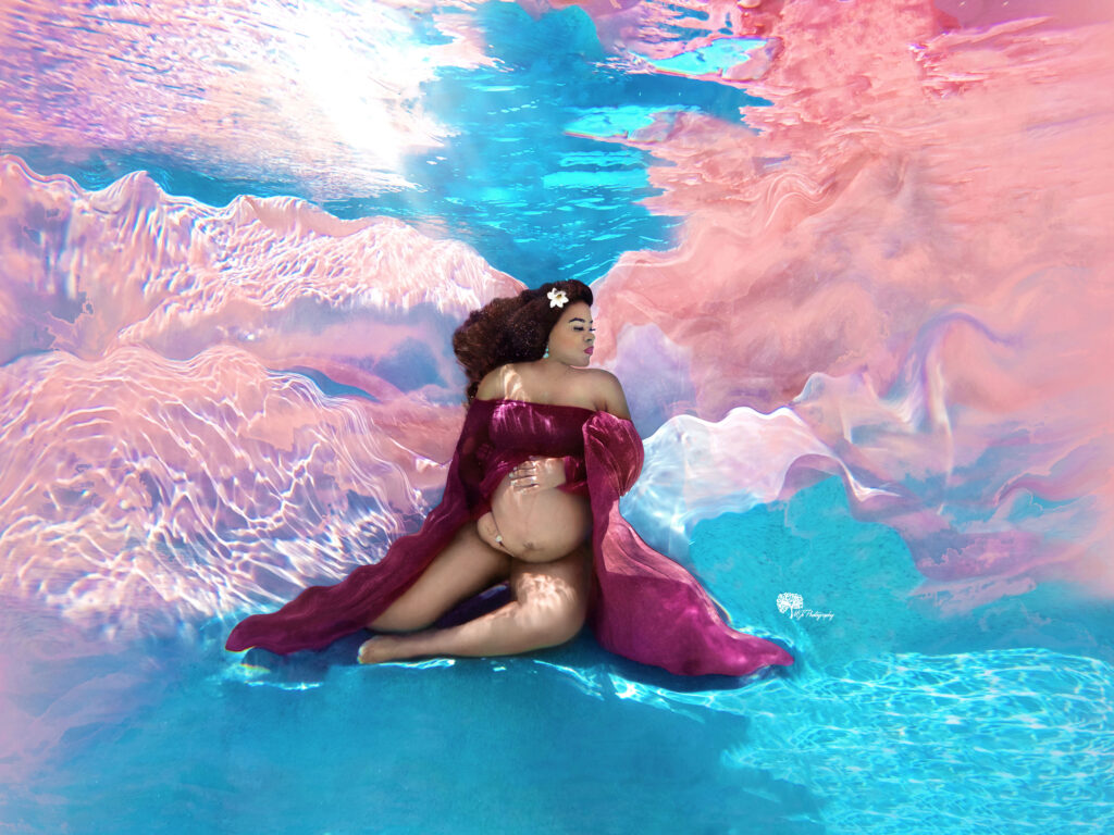 Underwater Maternity photographer Houston TX