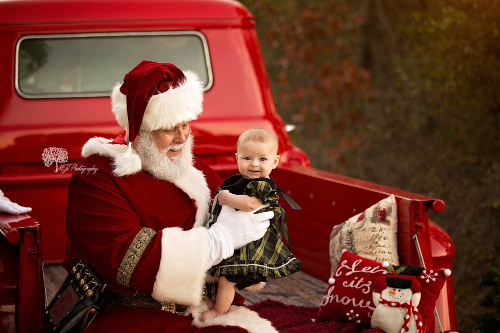 Fulshear family photographer with Santa