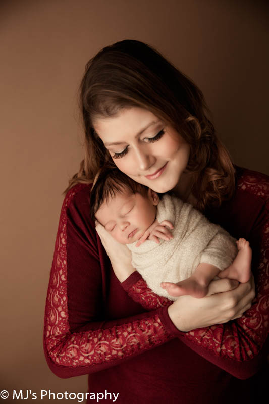 Avalon place photographer - Newborn photography 