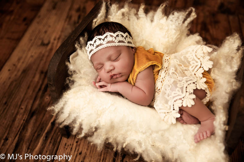 Newborn photographer - Memorial Houston