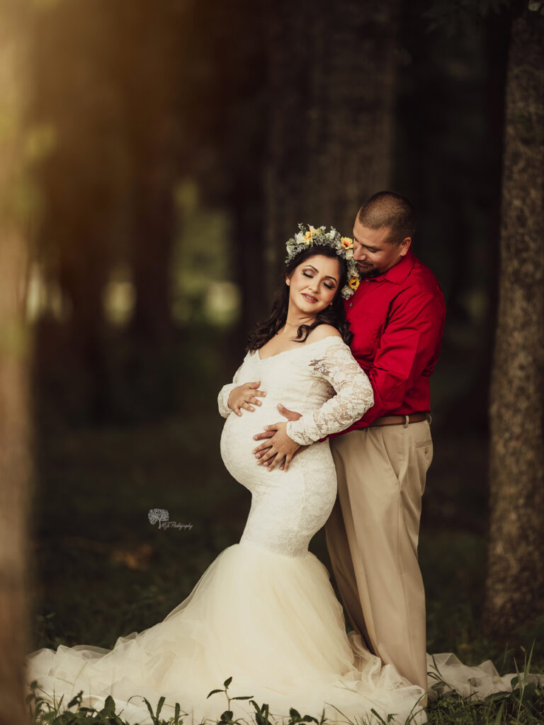 couple maternity picture, outdoor maternity pictures in katy, houston maternity pictures, couture maternity gown katy texas