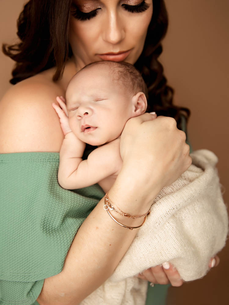 Cochran's Crossing Village newborn photographer